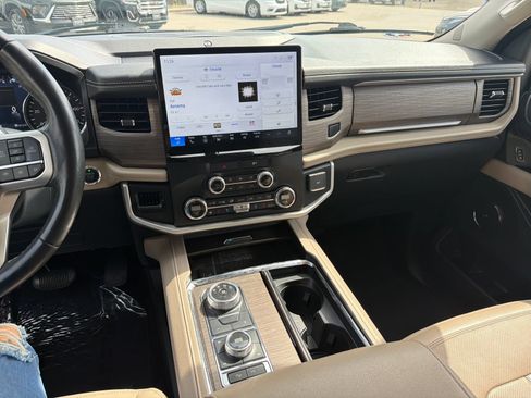 Used 2022 Ford Expedition Max Limited AWD/4WD image 29