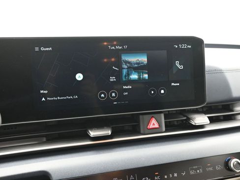 Used 2025 Kia Carnival EX image 14