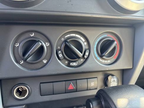 Used 2009 Jeep Wrangler Sahara w/ Dual Top Group AWD/4WD image 19
