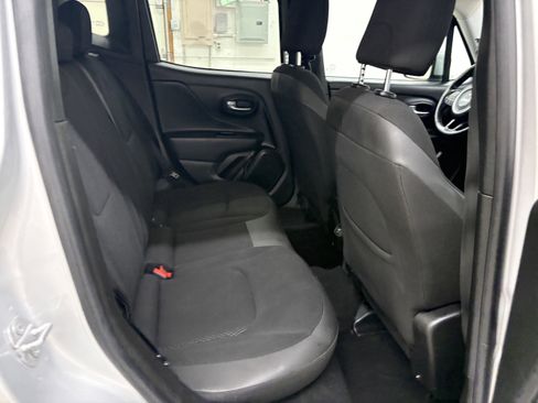 Used 2019 Jeep Renegade Altitude w/ Quick Order Package 2XM AWD/4WD image 25
