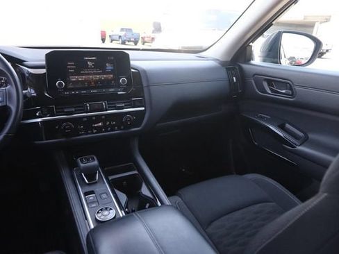 Certified 2025 Nissan Pathfinder SV AWD/4WD image 20