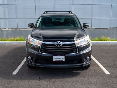 Used 2014 Toyota Highlander Plus FWD image 6