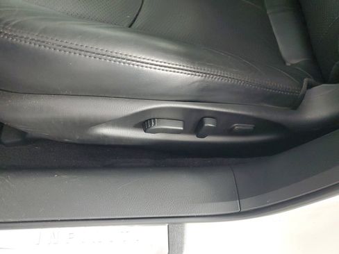 Used 2019 INFINITI Q70 Luxe w/ Proactive Package image 28