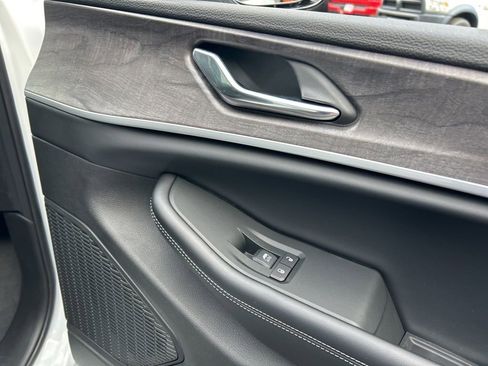 New 2025 Jeep Grand Cherokee L Limited w/ Trailer Tow Package image 51