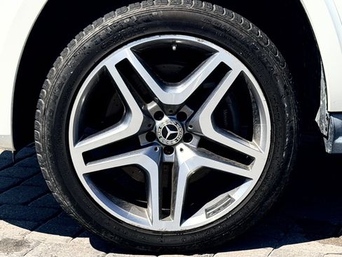 Used 2018 Mercedes-Benz GLS 550 4MATIC image 13