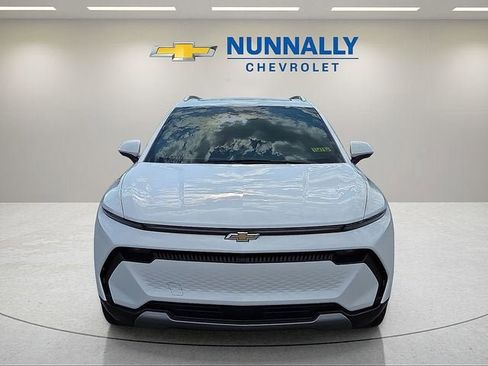 New 2026 Chevrolet Equinox EV LT w/ Convenience Package II AWD/4WD image 8