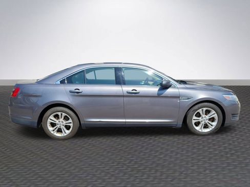 Used 2014 Ford Taurus SEL image 4