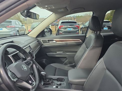 Used 2021 Volkswagen Atlas SE image 17