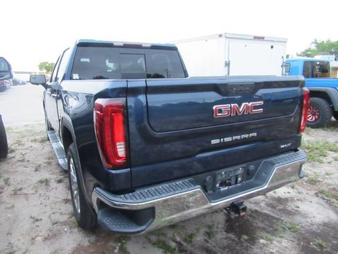 Used 2021 GMC Sierra 1500 SLT w/ SLT Premium Package image 4