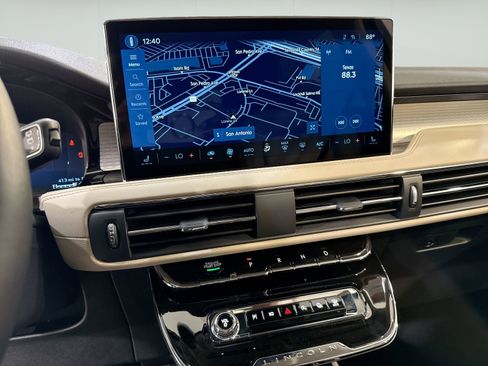New 2026 Lincoln Corsair Premiere FWD image 19