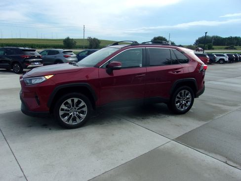 Used 2021 Toyota RAV4 XLE Premium AWD/4WD image 6