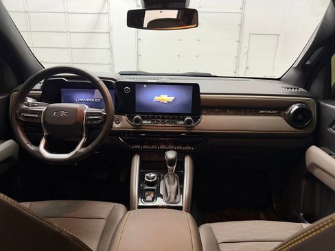 Used 2024 Chevrolet Colorado ZR2 w/ ZR2 Convenience Package III image 14