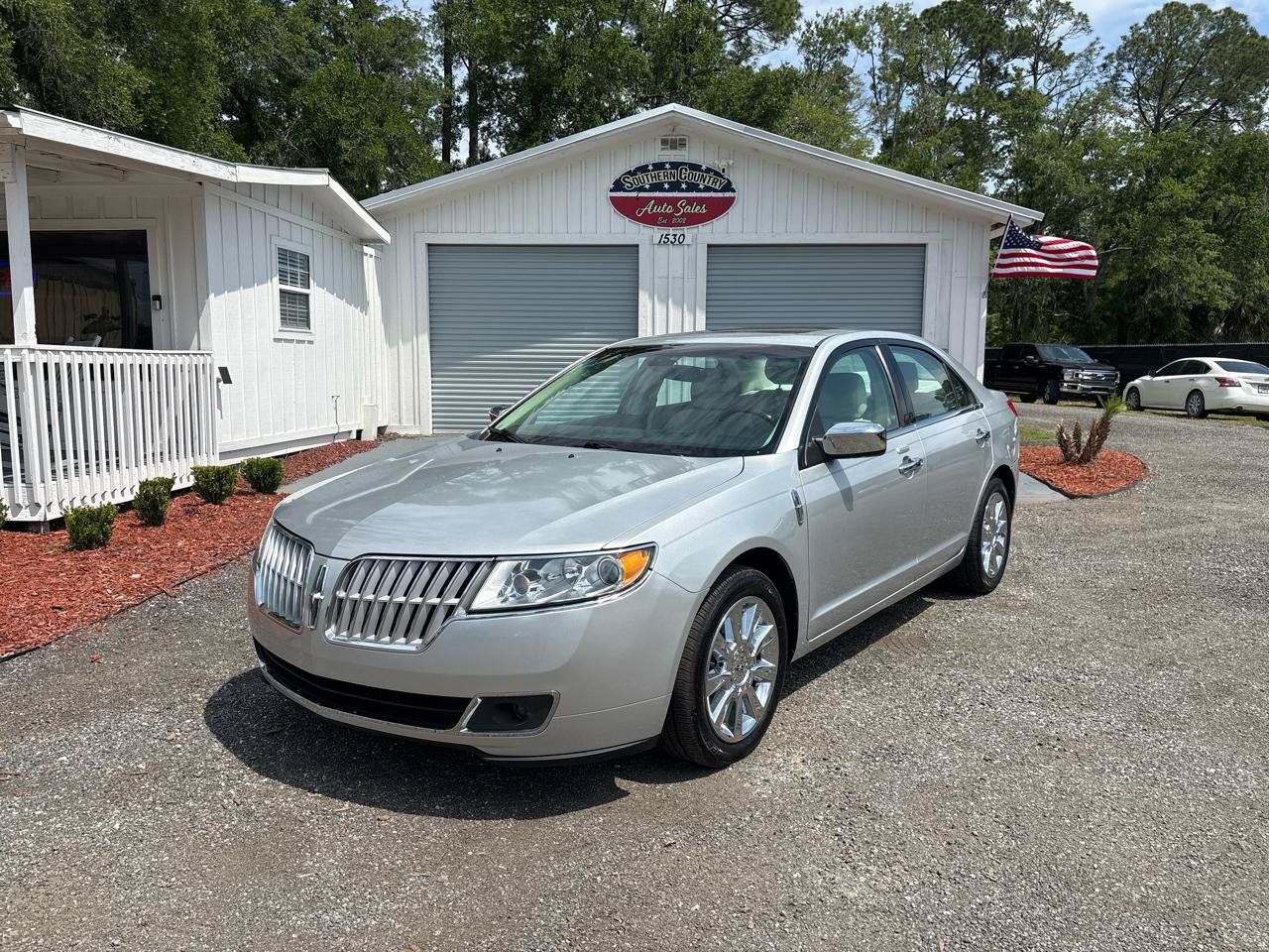 Used 2012 Lincoln MKZ FWD image 1