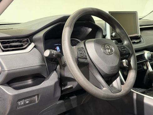 Certified 2025 Toyota RAV4 XLE AWD/4WD image 17