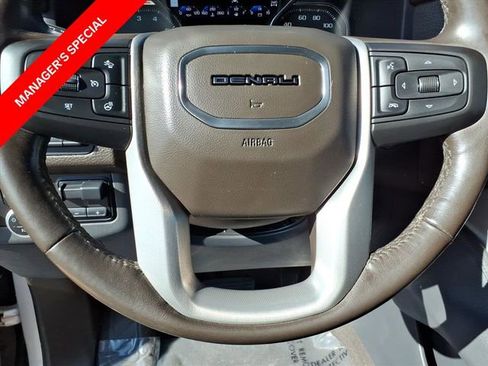 Used 2021 GMC Yukon Denali w/ Denali Premium Package image 16