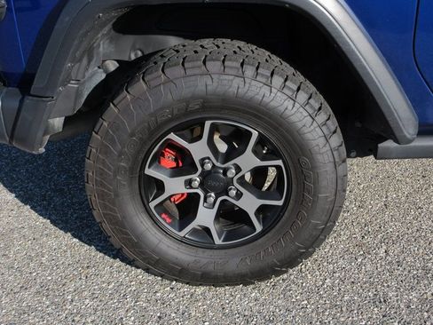 Used 2019 Jeep Wrangler Rubicon w/ Cold Weather Group image 4