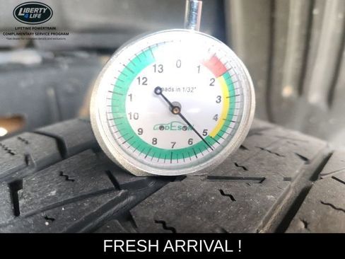 Used 2021 Toyota Tacoma TRD Sport w/ TRD Premium Sport Package image 5