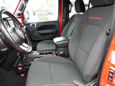 Used 2021 Jeep Wrangler Unlimited Rubicon w/ Dual Top Group AWD/4WD image 25
