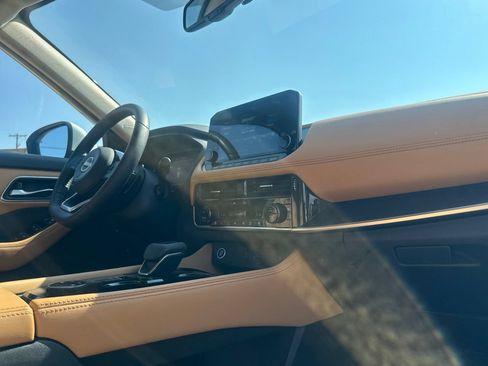 Certified 2023 Nissan Rogue Platinum w/ Platinum Premium Package AWD/4WD image 26