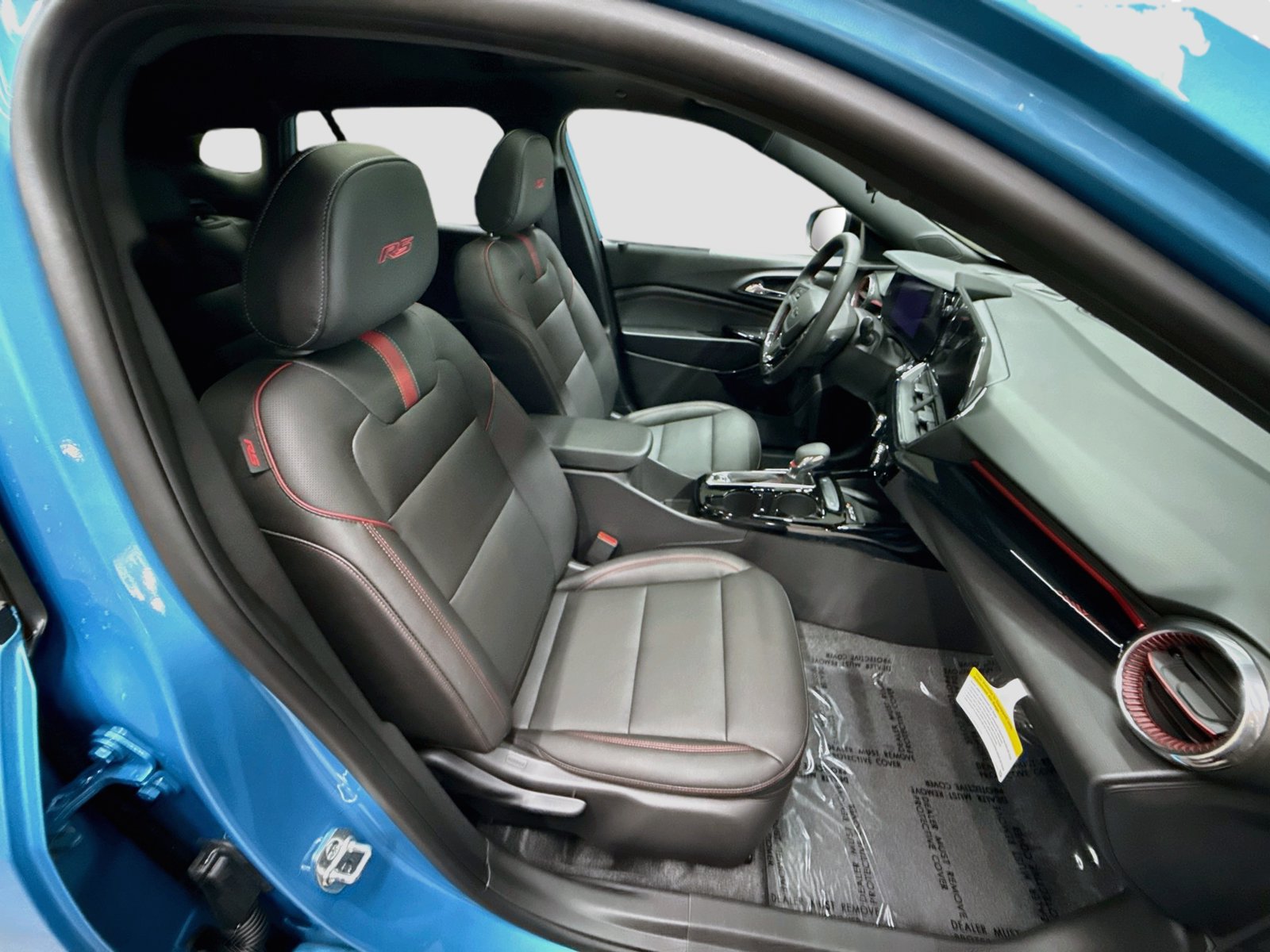 New 2026 Chevrolet Trax RS w/ Sunroof Package FWD image 31