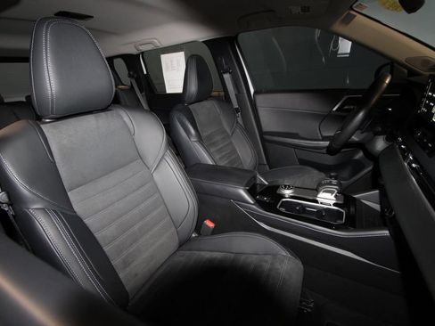 Used 2025 Mitsubishi Outlander SE AWD/4WD image 23
