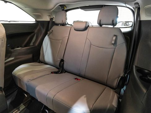 New 2026 Toyota Sienna XLE FWD image 38
