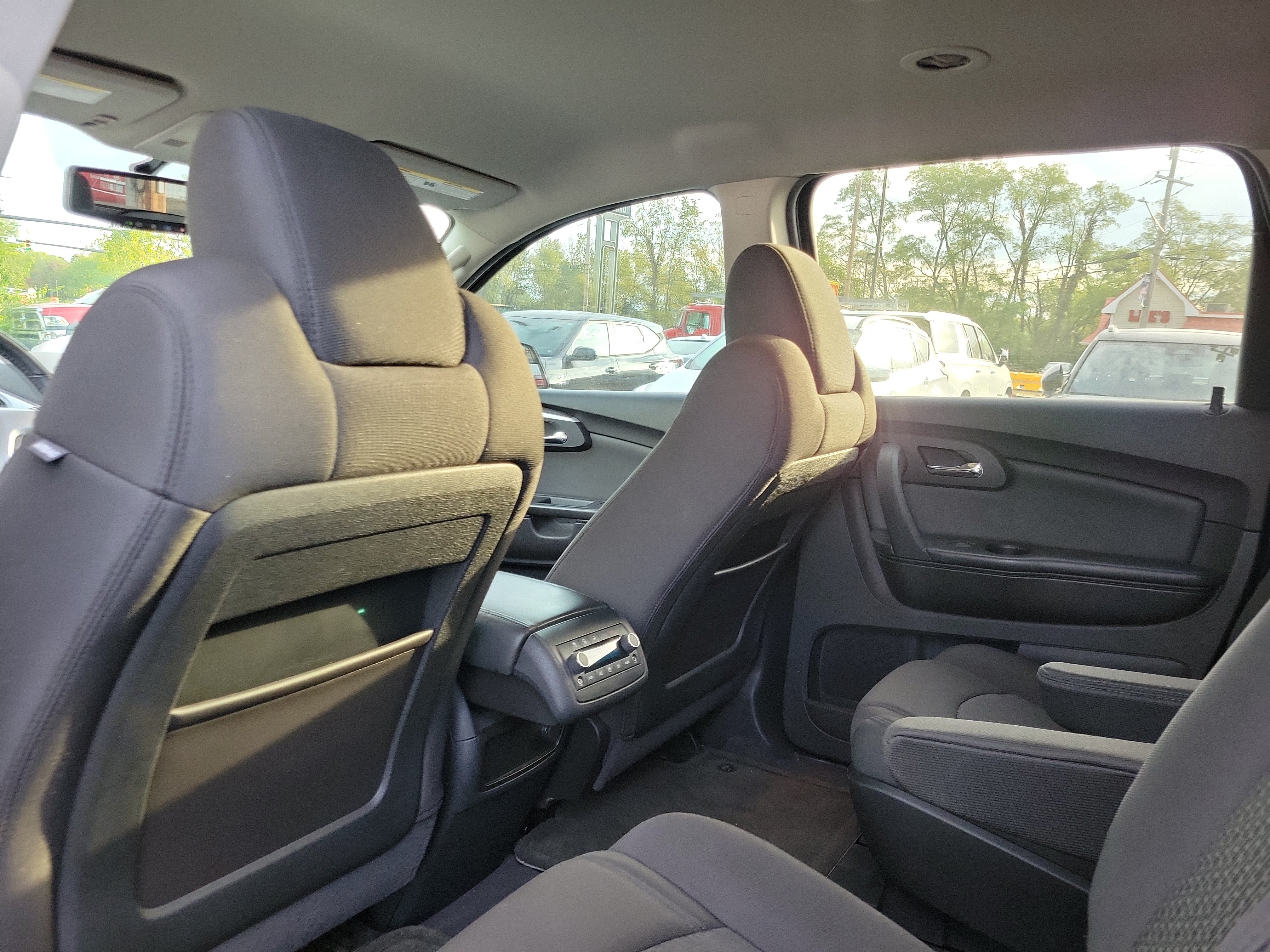 Used 2010 Chevrolet Traverse LT w/ LT Special Edition Package FWD image 14