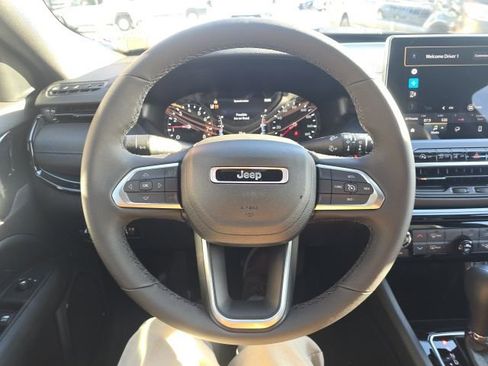 New 2026 Jeep Compass Latitude image 15