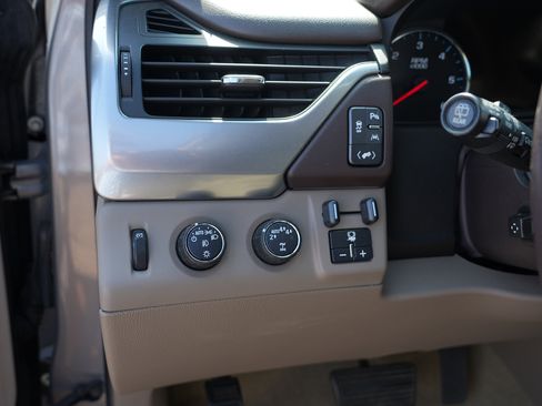 Used 2017 Chevrolet Tahoe Premier AWD/4WD image 16