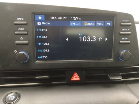 Used 2025 Hyundai Elantra Sport FWD image 25