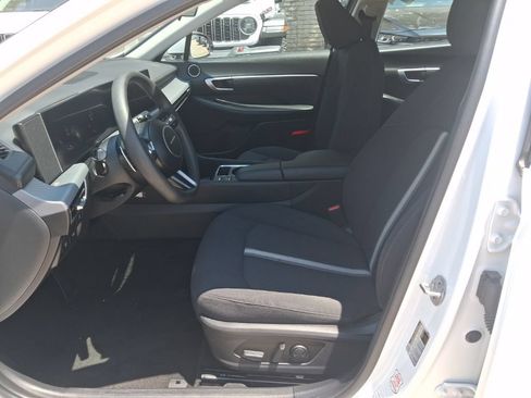 Used 2025 Hyundai Sonata SEL FWD image 9