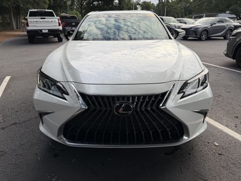 Used 2025 Lexus ES 350 w/ Premium Package FWD image 3