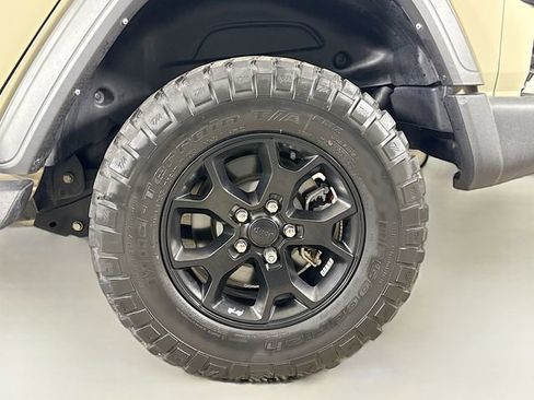 Used 2022 Jeep Wrangler Unlimited Sport image 29