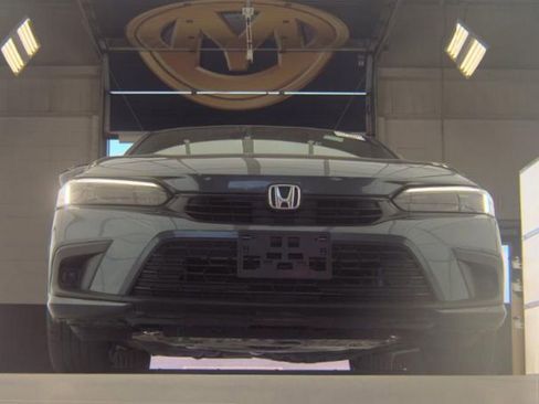 Used 2024 Honda Civic Sport image 3