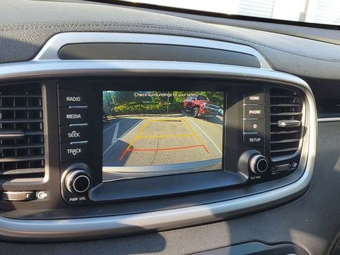 Used 2020 Kia Sorento L FWD image 21