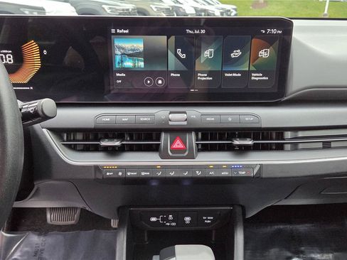 Certified 2025 Kia K4 FWD image 21