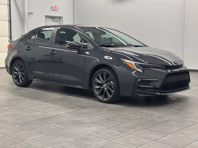 Used 2025 Toyota Corolla SE FWD image 1
