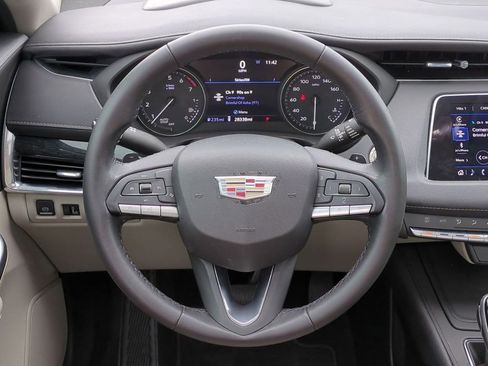 Used 2021 Cadillac XT4 Premium Luxury w/ Technology Package image 29