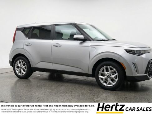 Used 2025 Kia Soul LX w/ LX Technology Package FWD image 1