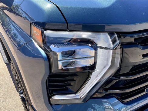 Used 2025 Chevrolet Silverado 2500 LT w/ Trail Boss Package image 27