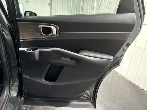 Used 2023 Kia Sorento S w/ Panoramic Sunroof Package AWD/4WD image 15