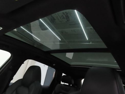 Used 2020 Audi SQ7 Premium Plus w/ SQ7 Black Optic Package AWD/4WD image 20