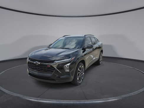 Used 2025 Chevrolet Trax RS w/ Driver Confidence Package FWD image 4