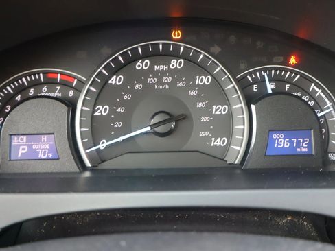 Used 2013 Toyota Camry LE image 23