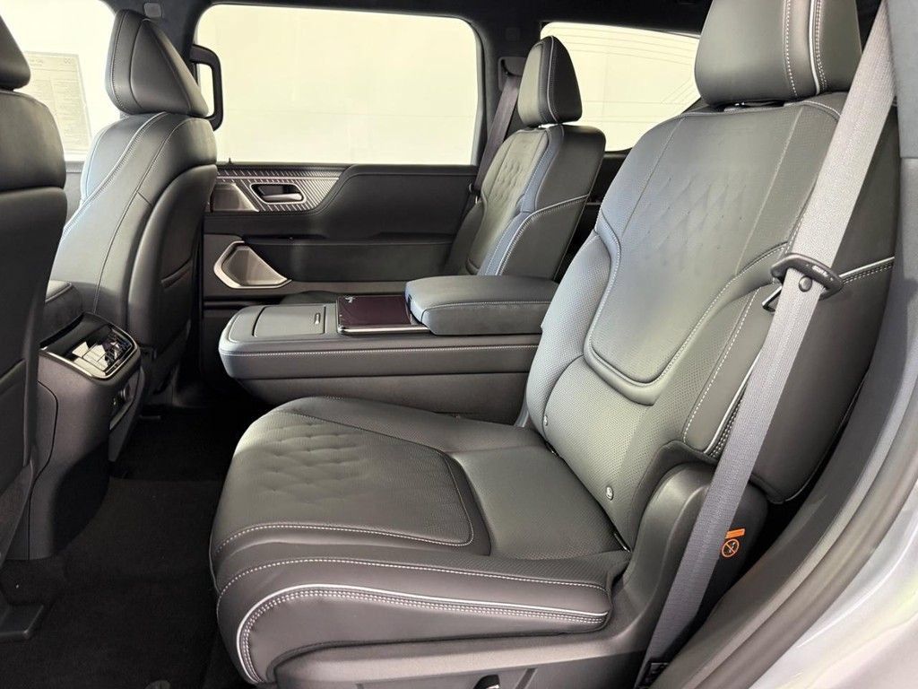 New 2027 INFINITI QX80 Autograph AWD/4WD image 17