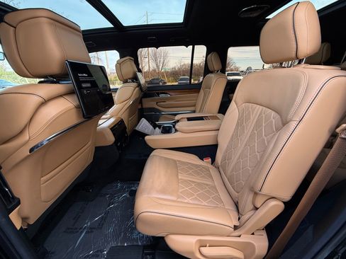 Used 2022 Jeep Grand Wagoneer Series III w/ Rear Seat Video Group 1 image 35