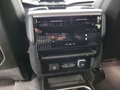 New 2026 Jeep Grand Wagoneer image 11