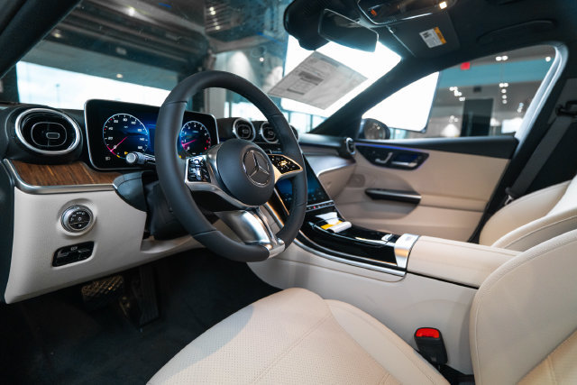 Used 2026 Mercedes-Benz C 300 4MATIC Sedan image 4