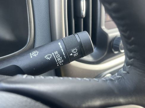 Used 2022 Chevrolet Colorado Z71 w/ Safety Package image 18