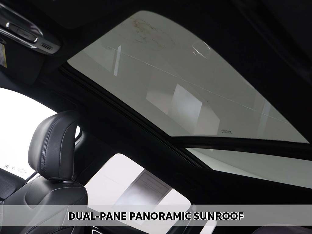Used 2023 Jeep Compass Limited w/ Sun and Sound Group AWD/4WD image 3